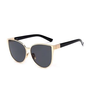 Retro Cat Eye Sunglasses.